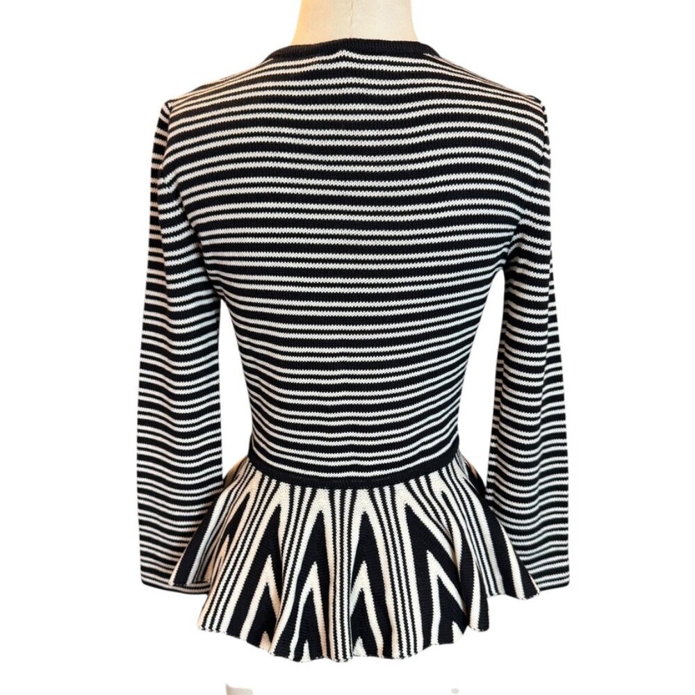 ST JOHN luxury black and white striped sweater Size P or Small EUC - Picture 3 of 6